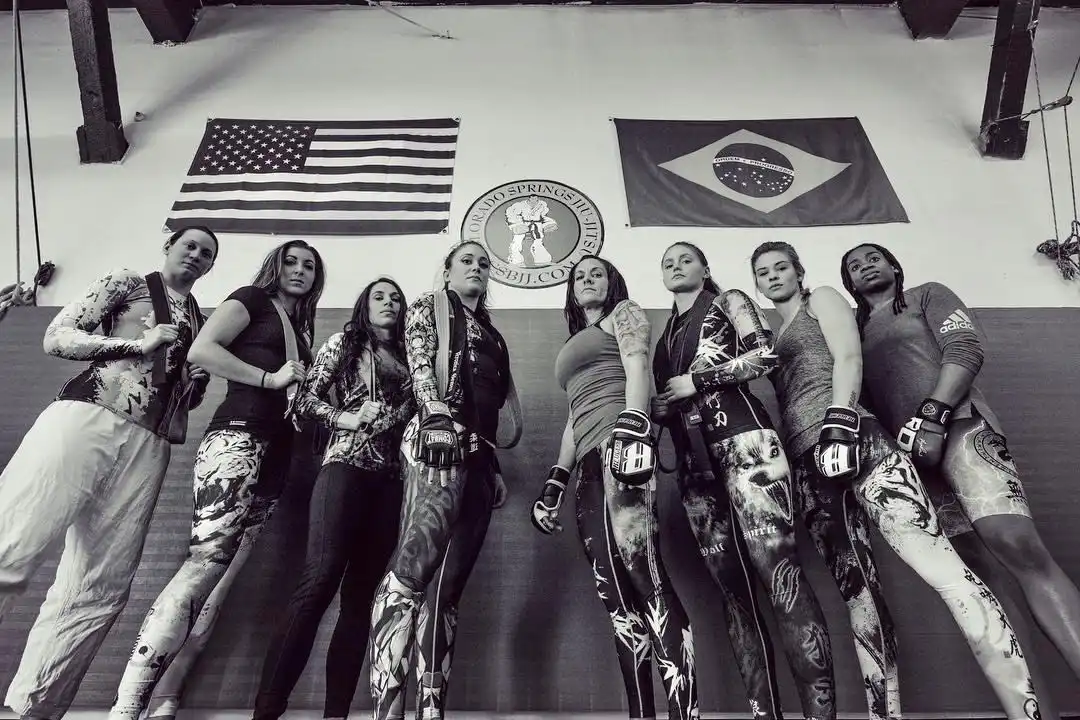 Women training Brazilian Jiu-Jitsu